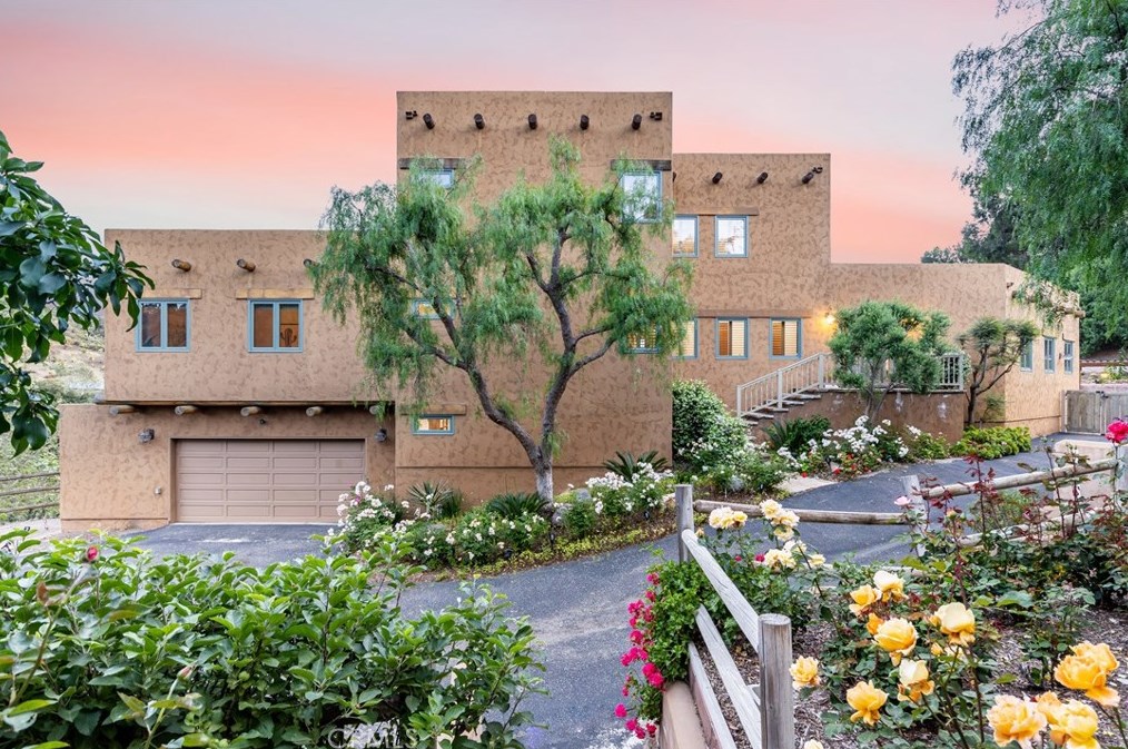 26050 Mulholland, Calabasas, CA 91302