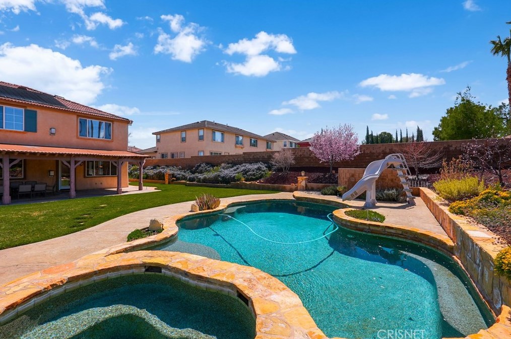 41029 Woodshire Dr, Palmdale, CA 93551-5746