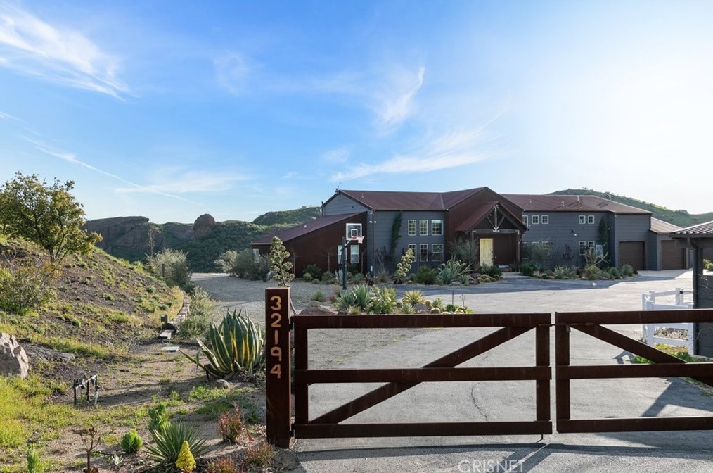 32194 Mulholland Hwy, Malibu CA  90265-2422 exterior