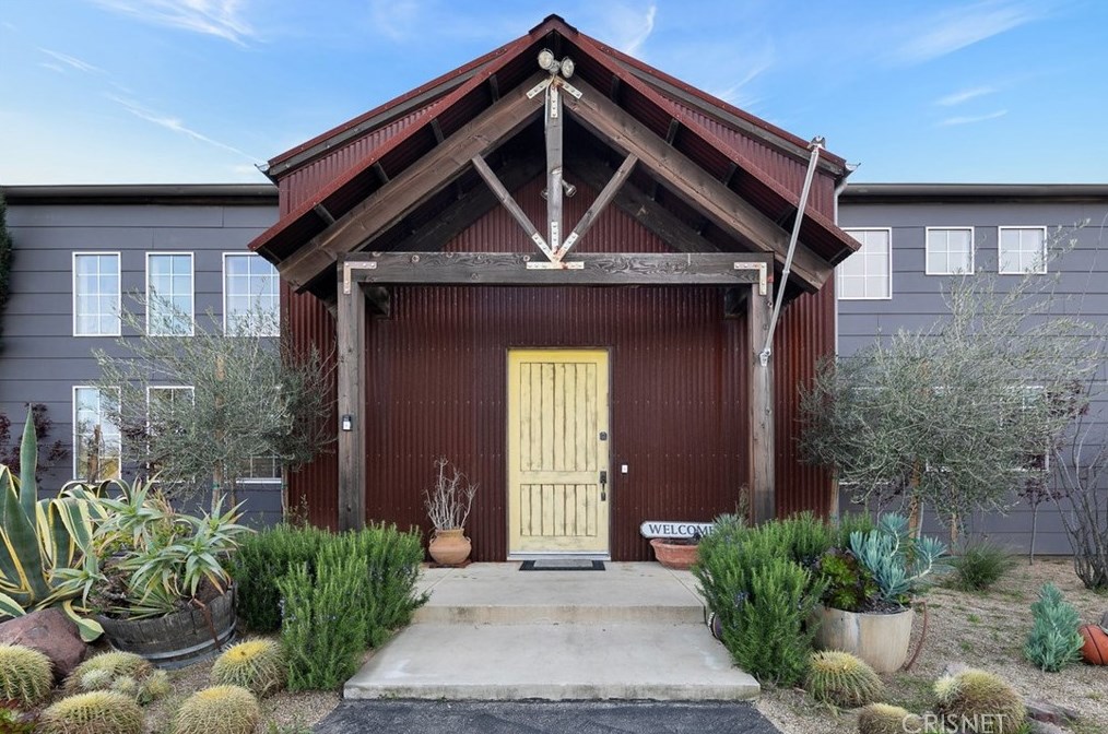 32194 Mulholland Hwy, Malibu CA  90265-2422 exterior