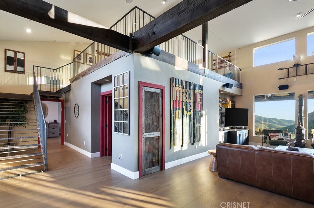 32194 Mulholland Hwy, Malibu CA  90265-2422 exterior
