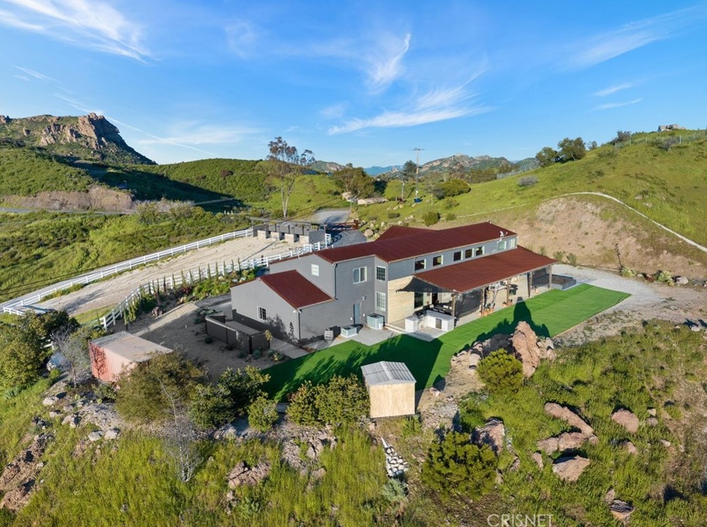 32194 Mulholland Hwy, Malibu CA  90265-2422 exterior