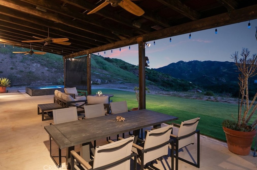32194 Mulholland Hwy, Malibu CA  90265-2422 exterior