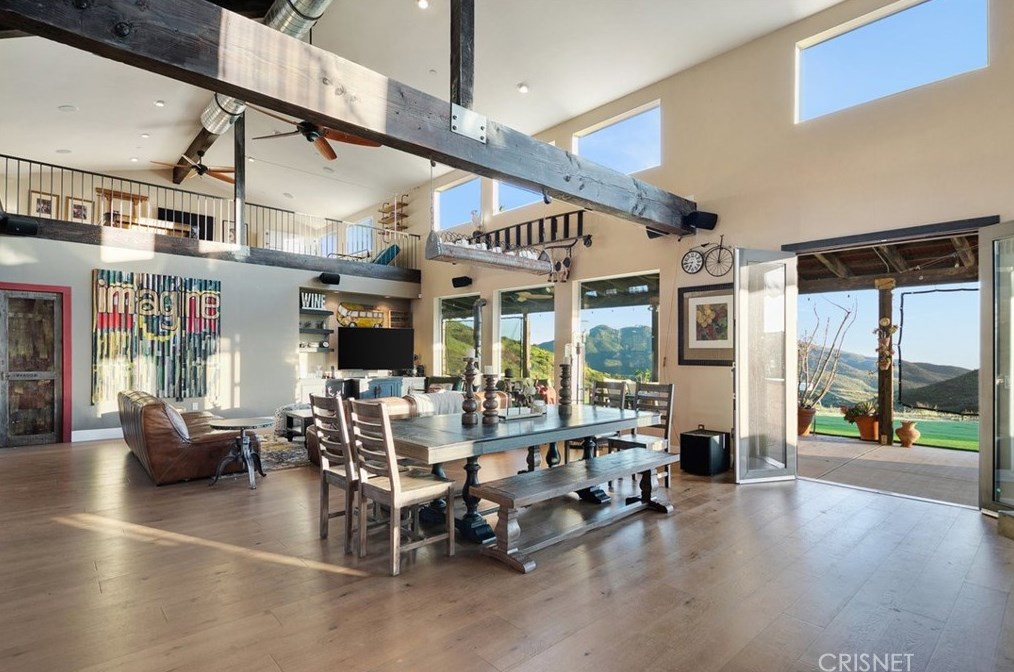32194 Mulholland Hwy, Malibu CA  90265-2422 exterior