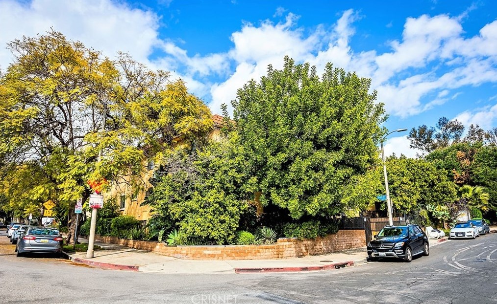 1930 Holly Dr, Los Angeles CA  90068-3878 exterior