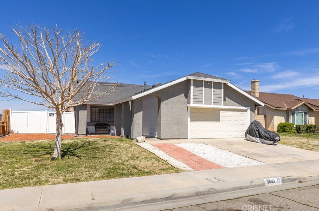 3809 Castala Dr, Palmdale, CA 93550-2582