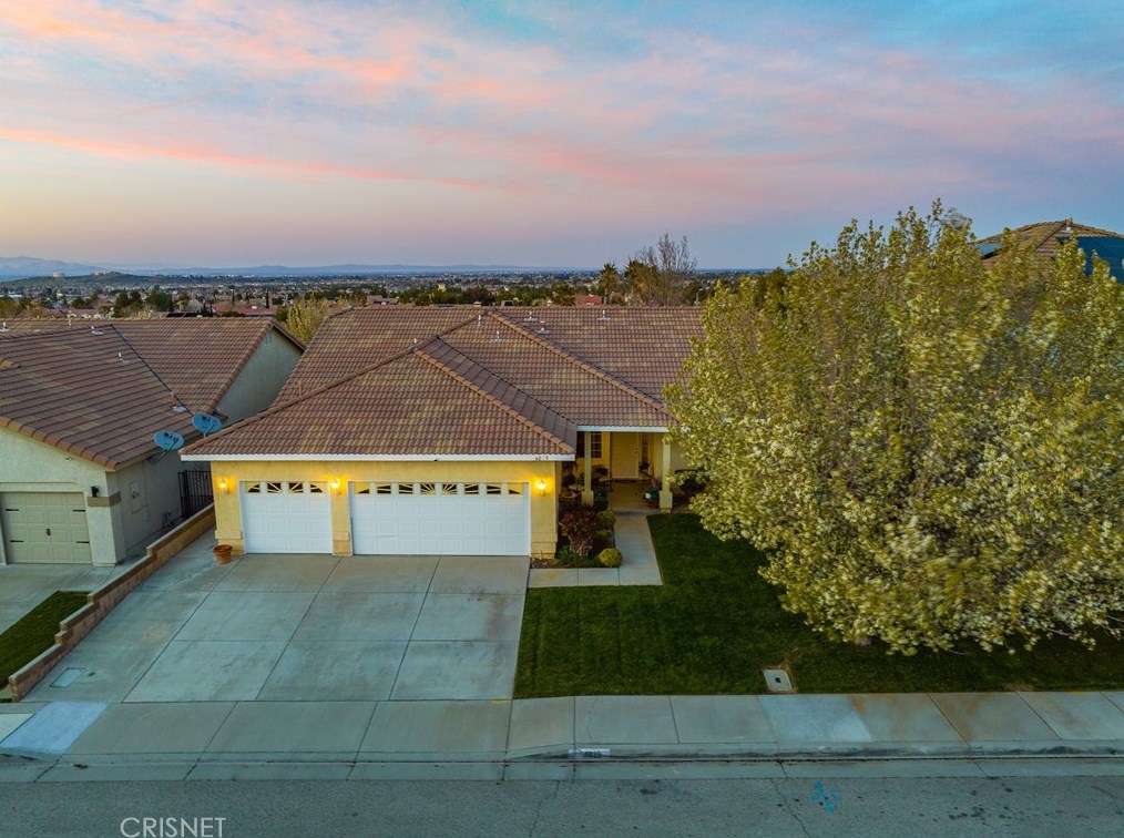 4029 Sungate Dr, Palmdale, CA 93551-5371