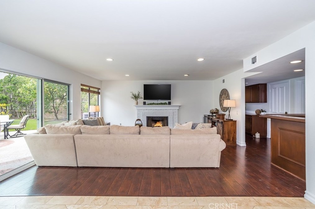 6329 Daylight Dr, Calabasas, CA 91301-1657