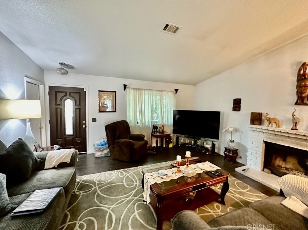 3696 Riverview Dr, Jurupa Valley, CA 92509