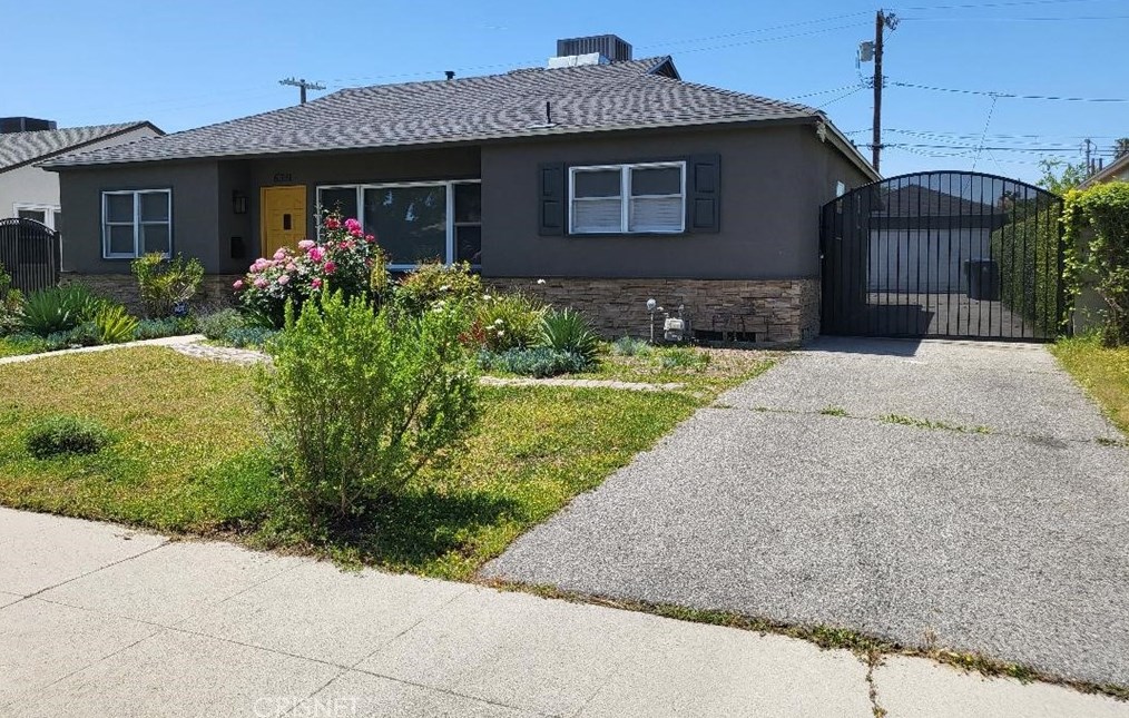 6331 Teesdale Ave, North Hollywood CA  91606-3127 exterior