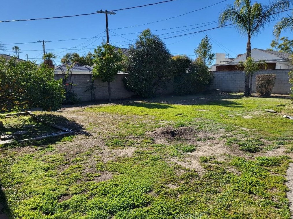 6331 Teesdale Ave, North Hollywood CA  91606-3127 exterior
