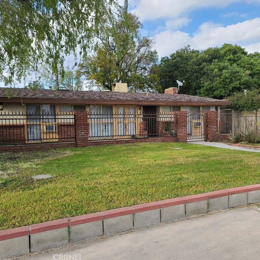 15053 Devonshire St, San Fernando, CA 91345