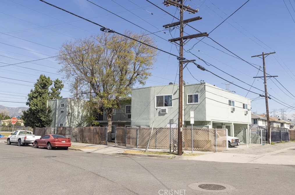 5887 Whitnall Hwy, North Hollywood, CA 91601-1420