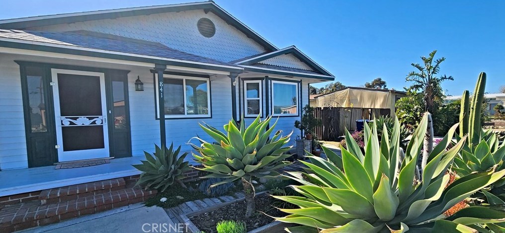 841 Camelia Dr, Naval Base Ventura County, CA 93041-2603