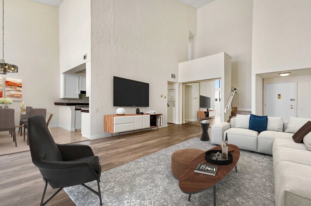 5310 Zelzah Ave #302, Van Nuys, CA 91316