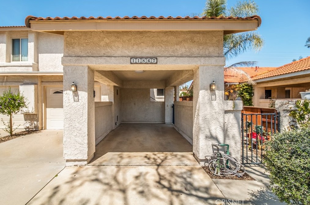 11867 Nightingale St, Moorpark CA  93021-2439 exterior