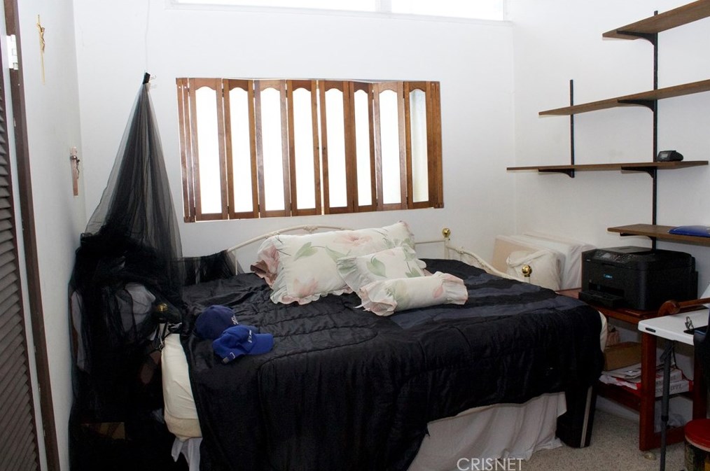 7467 Zelzah Ave, Los Angeles CA  91335-3222 exterior