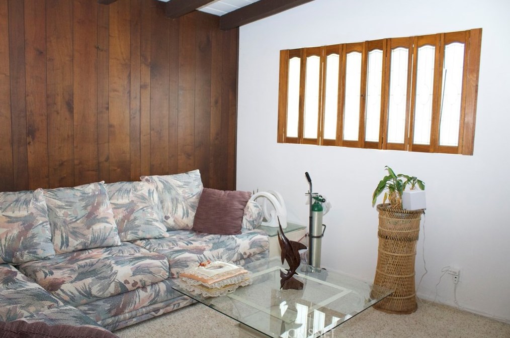 7467 Zelzah Ave, Los Angeles CA  91335-3222 exterior