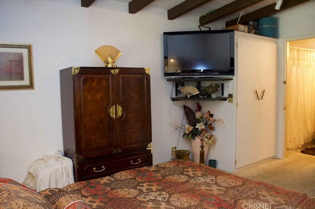 7467 Zelzah Ave, Los Angeles CA  91335-3222 exterior