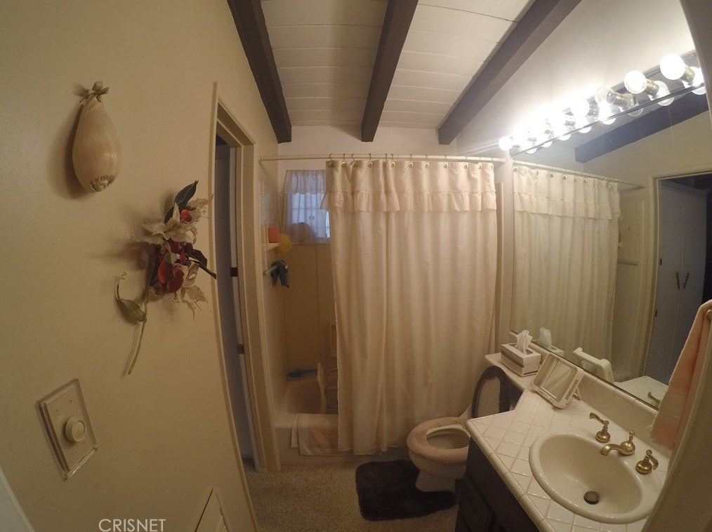 7467 Zelzah Ave, Los Angeles CA  91335-3222 exterior