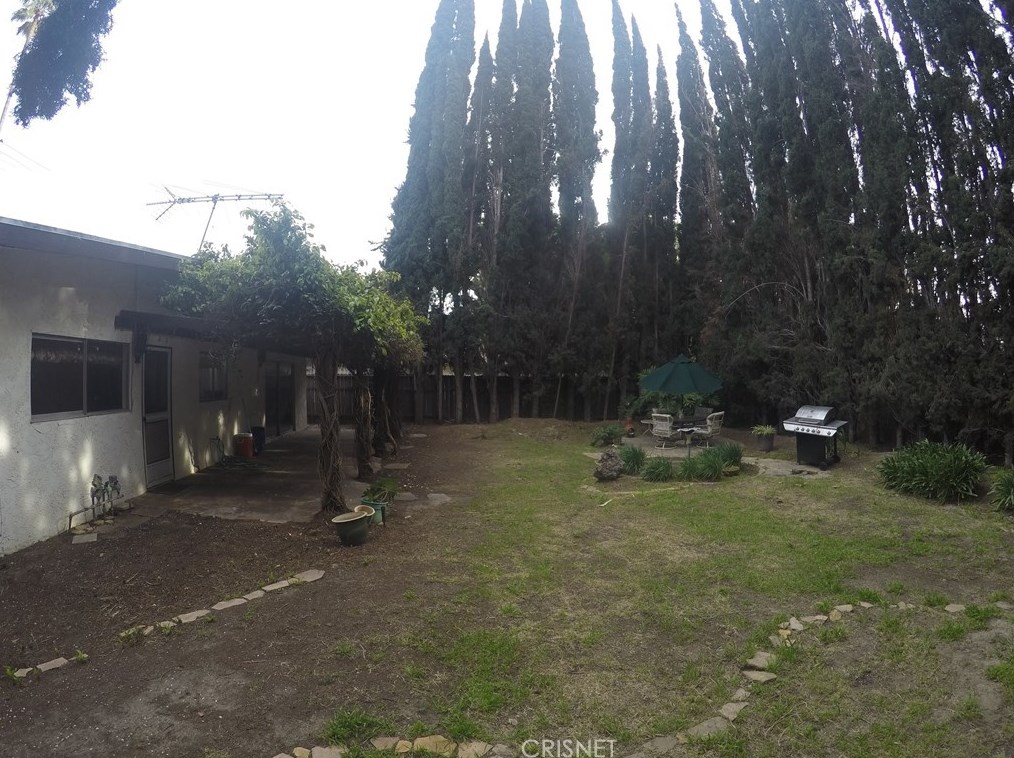 7467 Zelzah Ave, Los Angeles CA  91335-3222 exterior