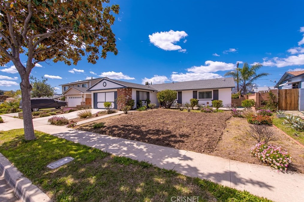2265 Lindale Ave, Simi Valley, CA 93065