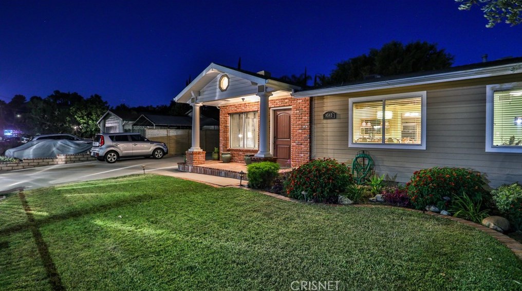 9543 Farralone Ave, Chatsworth, CA 91311-4728