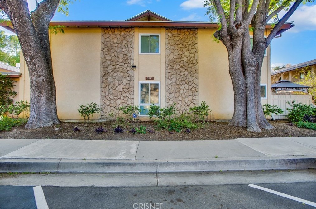 8121 Canby Ave, Los Angeles CA  91335-7509 exterior