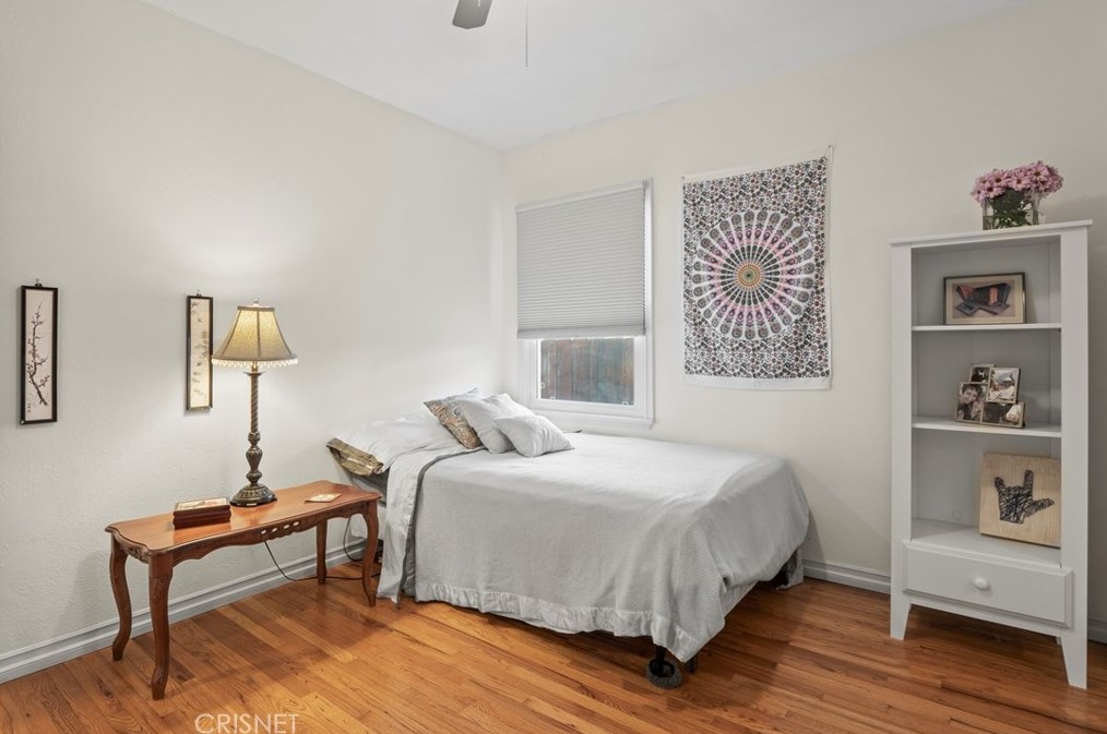 19128 Archwood St, Los Angeles CA  91335-5001 exterior