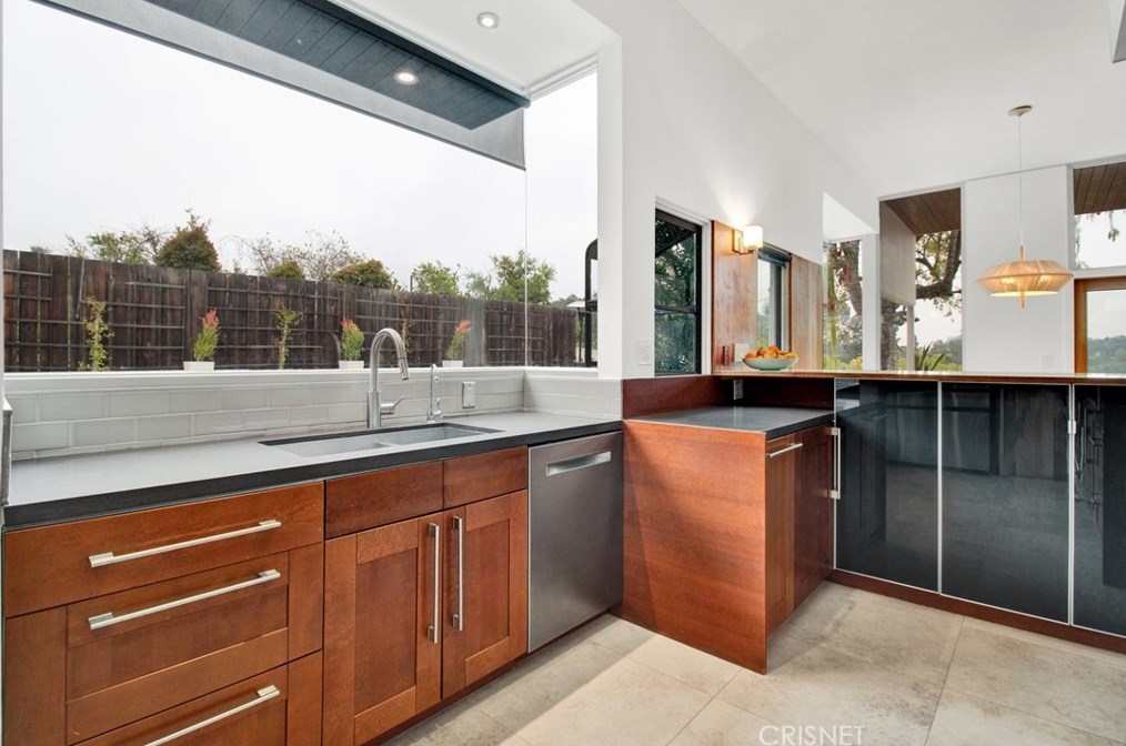 10225 Scenario Ln, Los Angeles CA  90077-2411 exterior