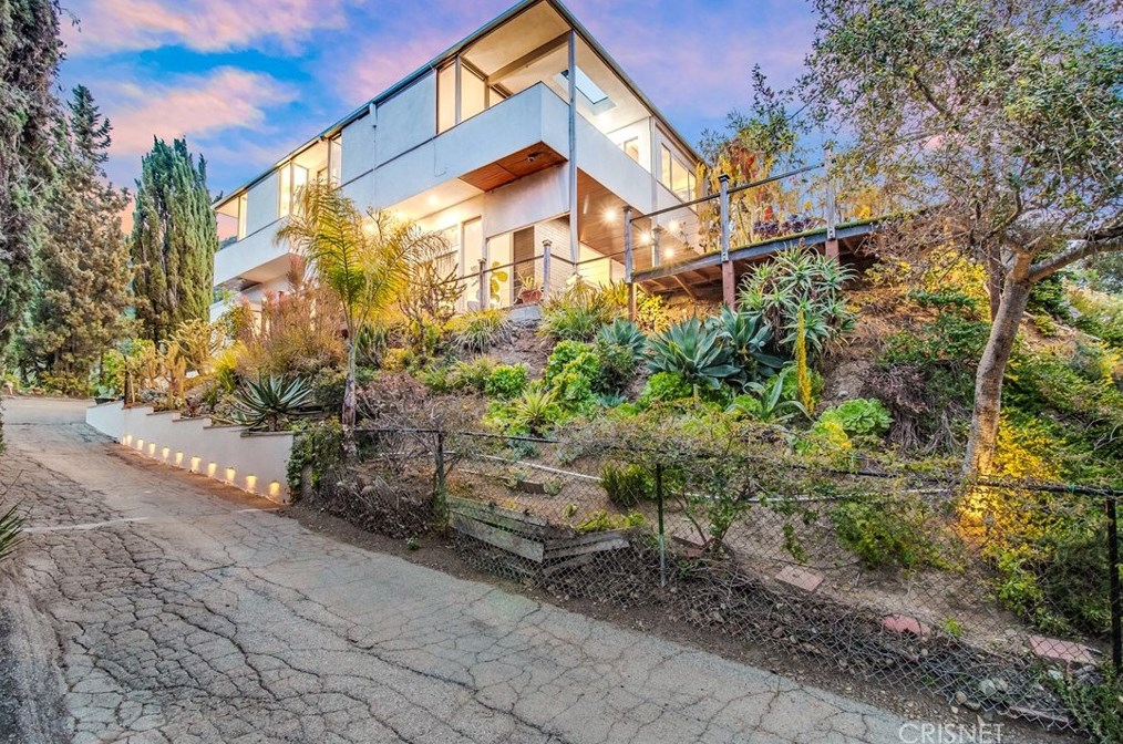 10225 Scenario Ln, Los Angeles CA  90077-2411 exterior