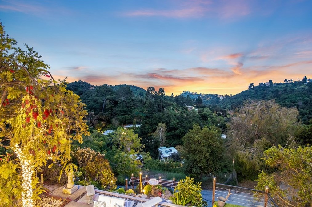10225 Scenario Ln, Los Angeles CA  90077-2411 exterior