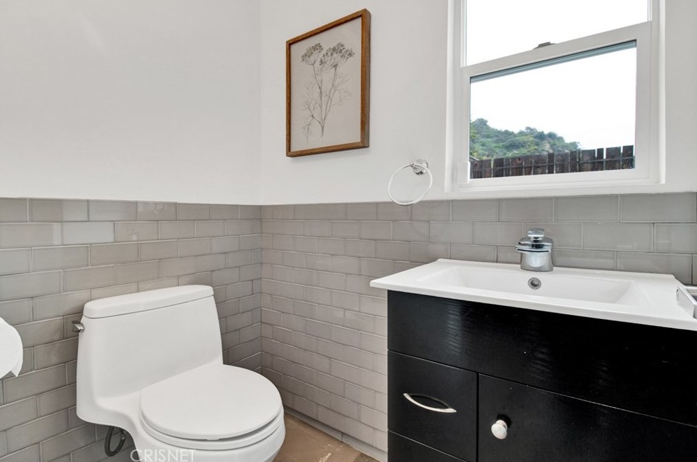 10225 Scenario Ln, Los Angeles CA  90077-2411 exterior