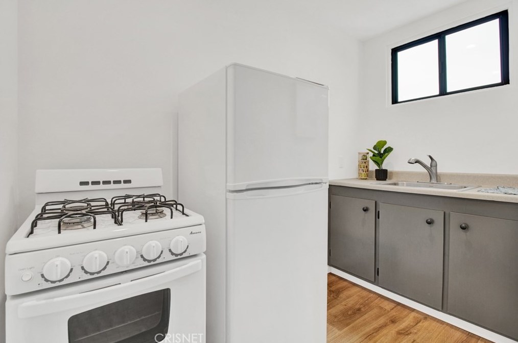 10225 Scenario Ln, Los Angeles CA  90077-2411 exterior