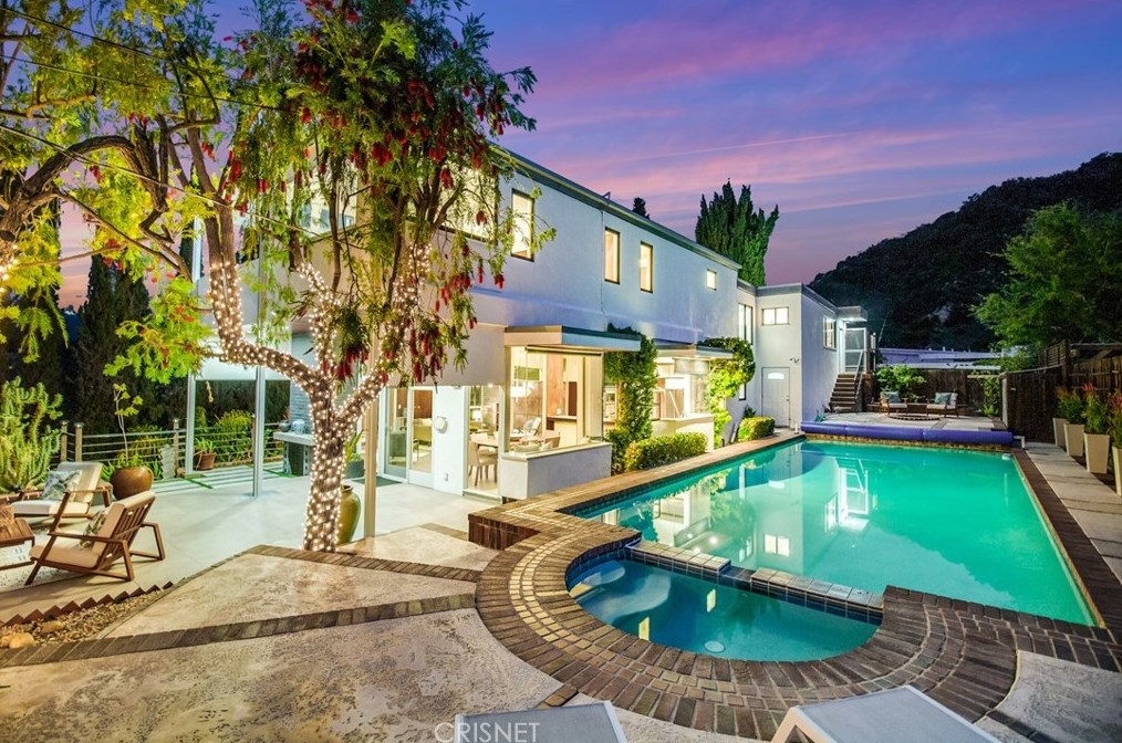 10225 Scenario Ln, Los Angeles CA  90077-2411 exterior