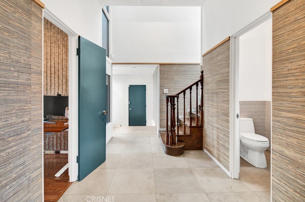 10225 Scenario Ln, Los Angeles CA  90077-2411 exterior