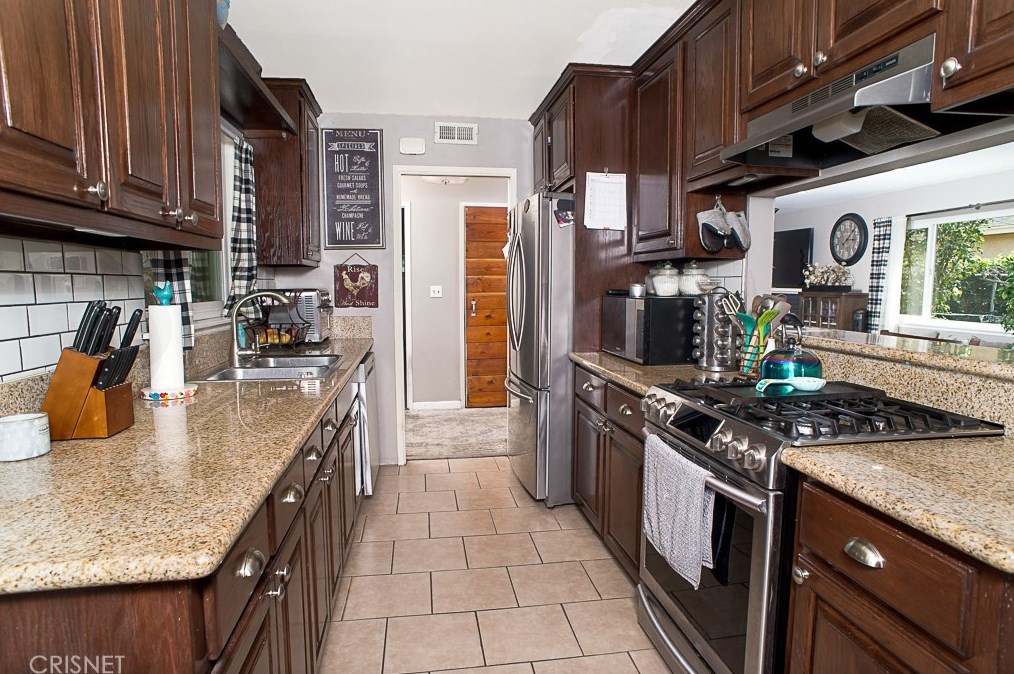 9487 Remick Ave, Los Angeles, CA 91331-4226