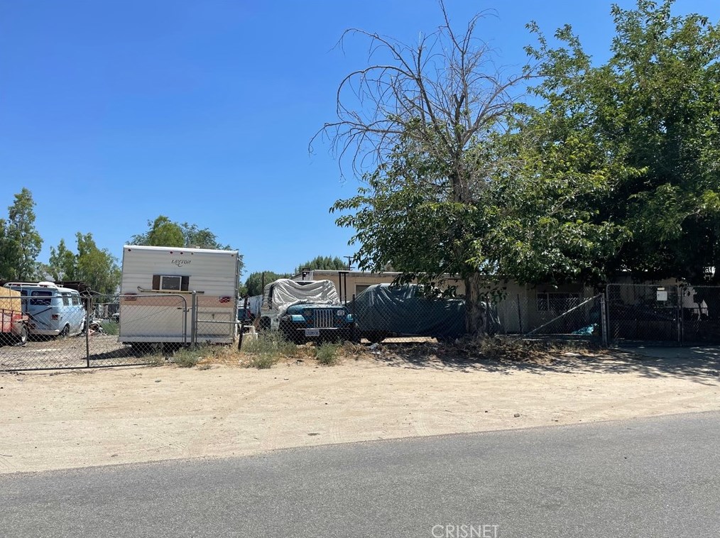 9404 E Ave T14, Juniper Hills, CA 93543