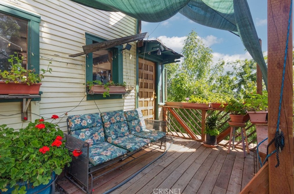 480 Crane Blvd, Los Angeles CA  90065-5053 exterior