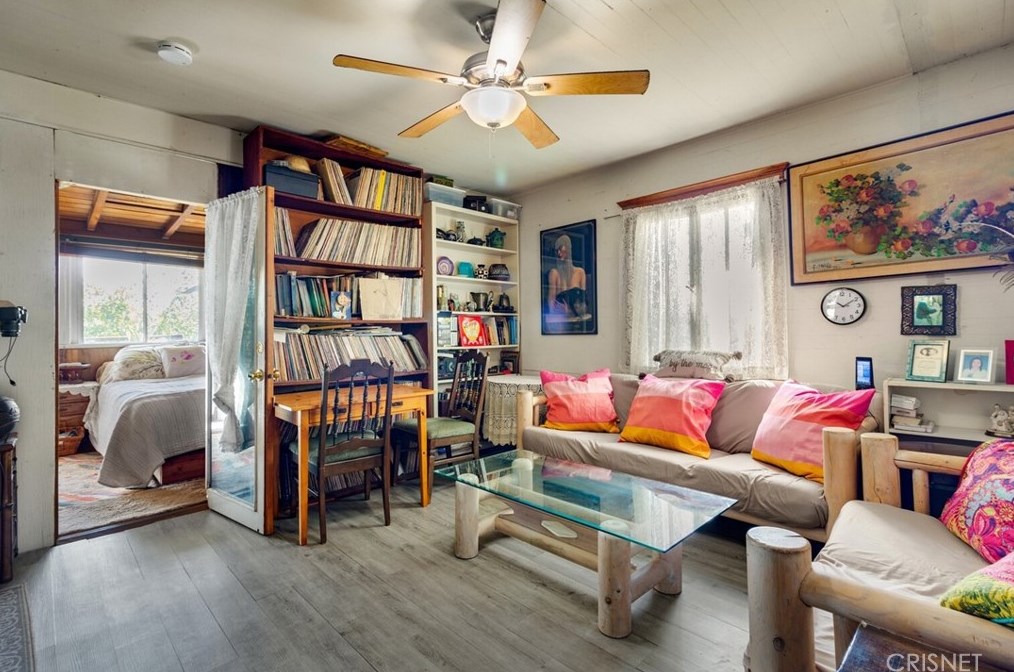 480 Crane Blvd, Los Angeles CA  90065-5053 exterior