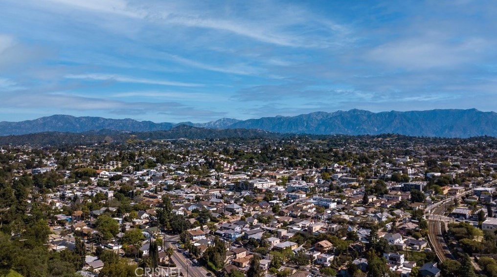 480 Crane Blvd, Los Angeles CA  90065-5053 exterior