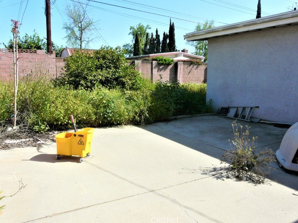 12736 Montford St, Los Angeles CA  91331-1116 exterior