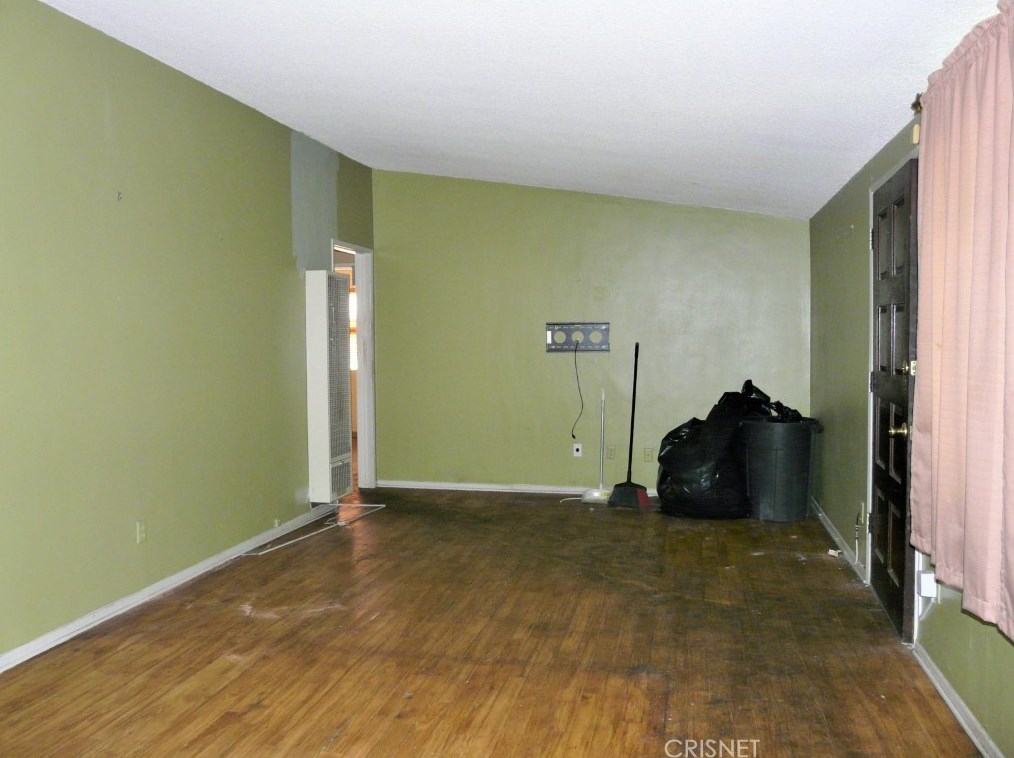 12736 Montford St, Los Angeles CA  91331-1116 exterior