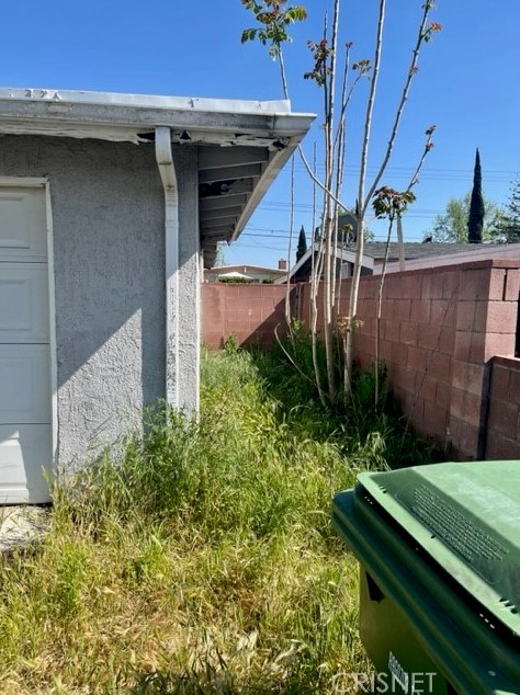 12736 Montford St, Los Angeles CA  91331-1116 exterior