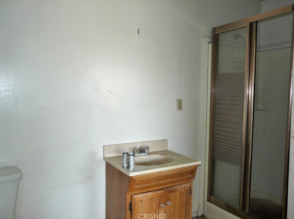 12736 Montford St, Los Angeles CA  91331-1116 exterior