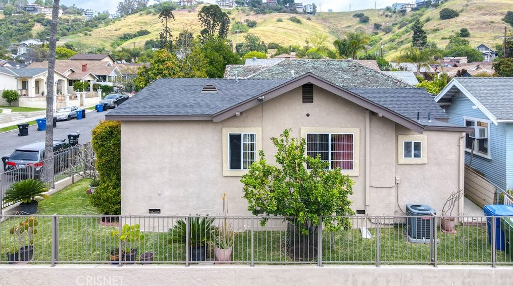 3400 Thorpe Ave, Los Angeles CA  90065-1648 exterior