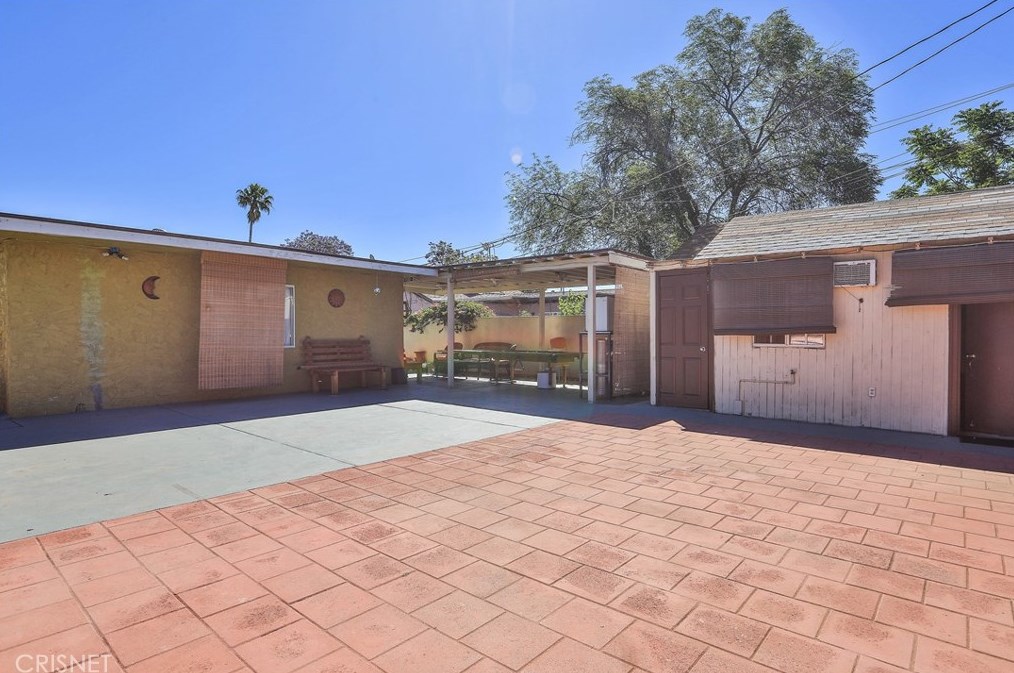 9707 Amboy Ave, Los Angeles CA  91331-4118 exterior