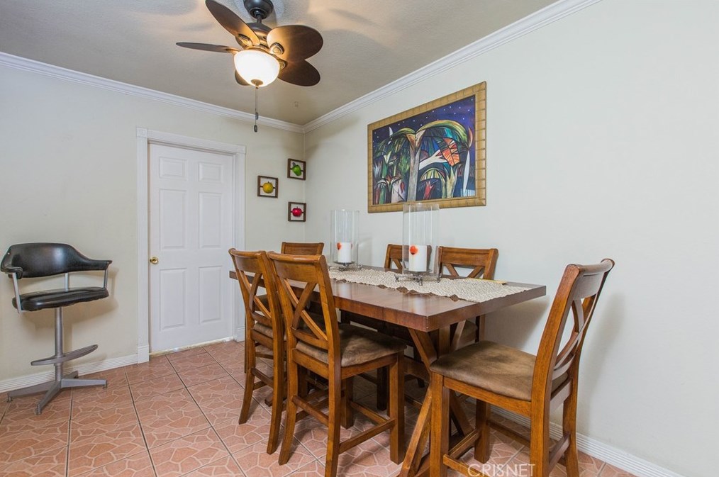 9707 Amboy Ave, Los Angeles CA  91331-4118 exterior