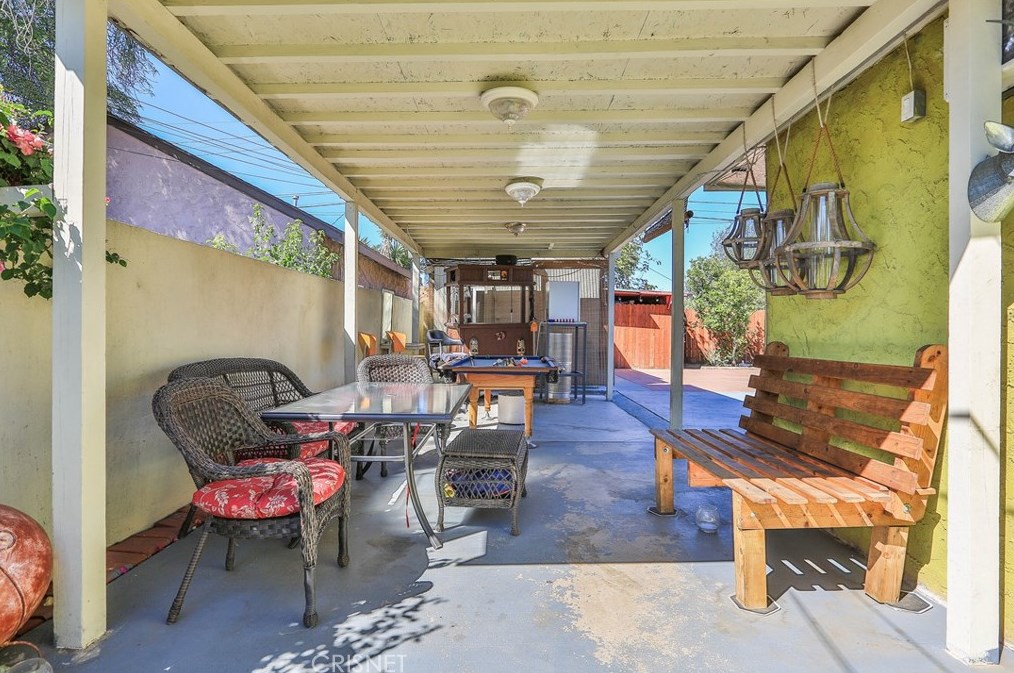 9707 Amboy Ave, Los Angeles CA  91331-4118 exterior