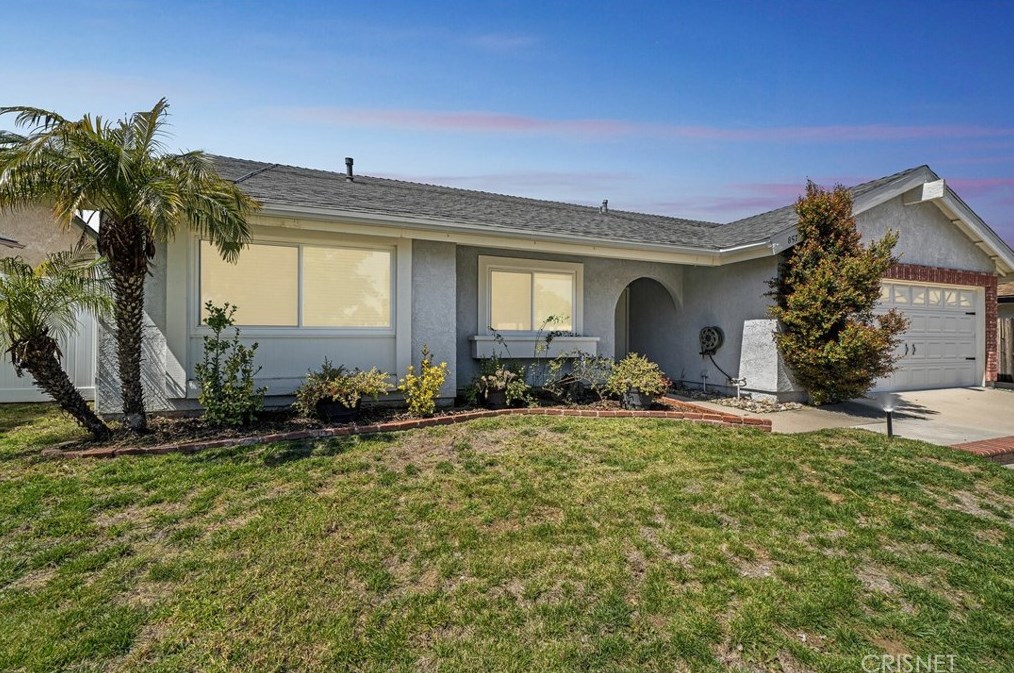 857 Crosby Ave, Simi Valley, CA 93065